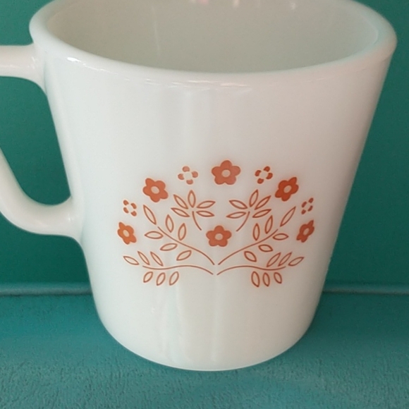 Pyrex mugs 8 total - Picture 2 of 3